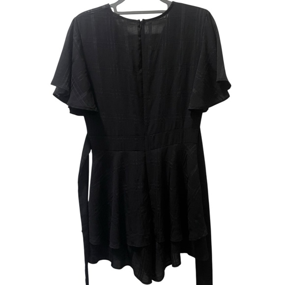 Elegant Black Wrap Dress - Picture 3 of 3